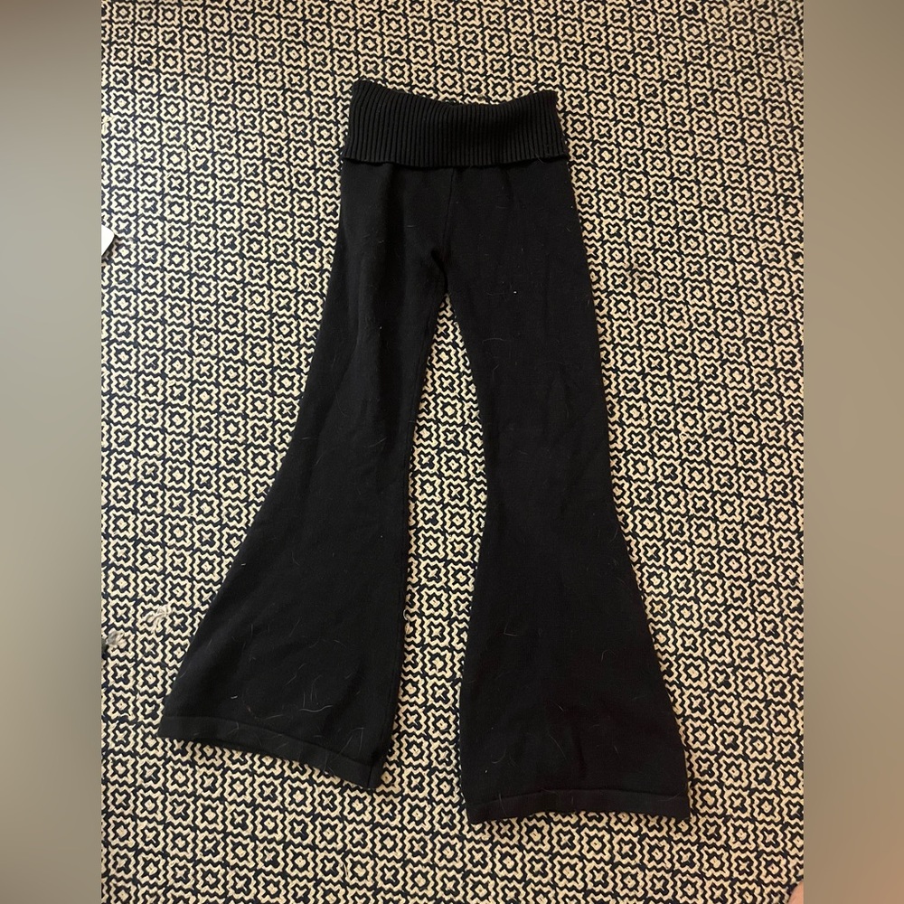 Kitted flared blue pants